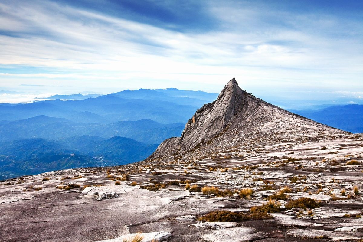De top van de berg Kinabalu