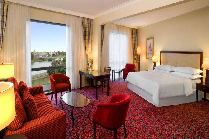 Een luxe suite in het Sheraton Kraków