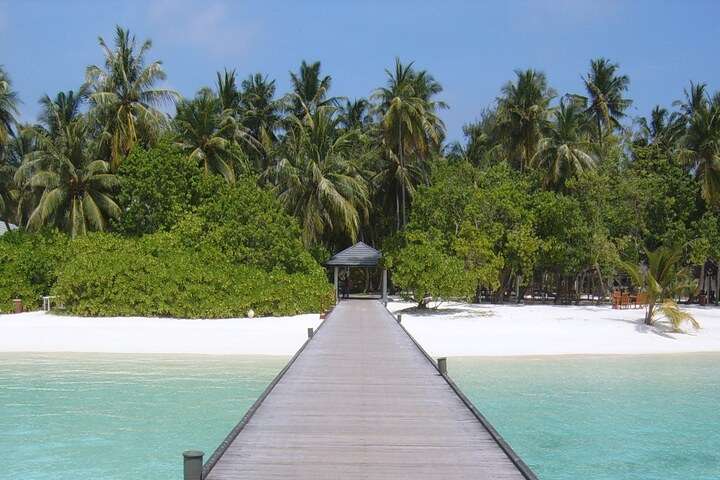 Nalaguraidhoo Island