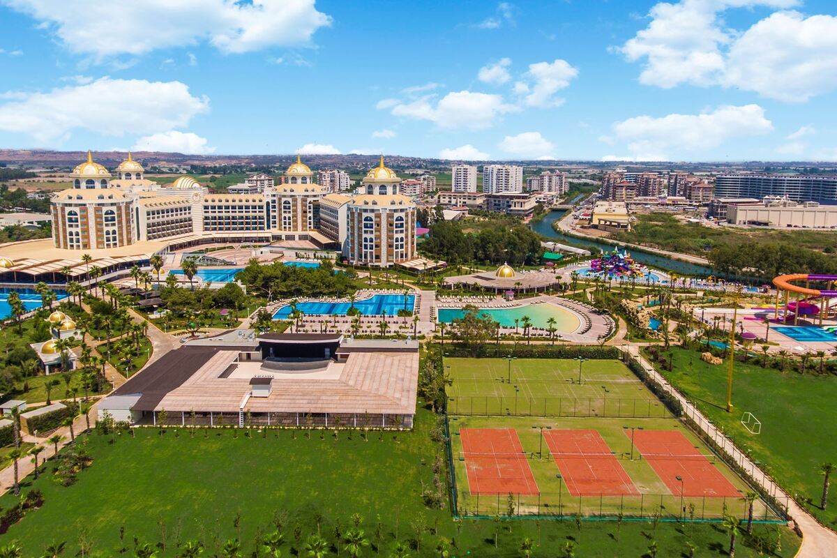 Delphin Be Grand Resort in Lara