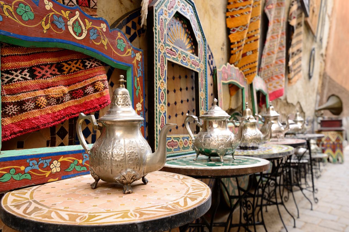 Traditionele theepotten in de oude Medina