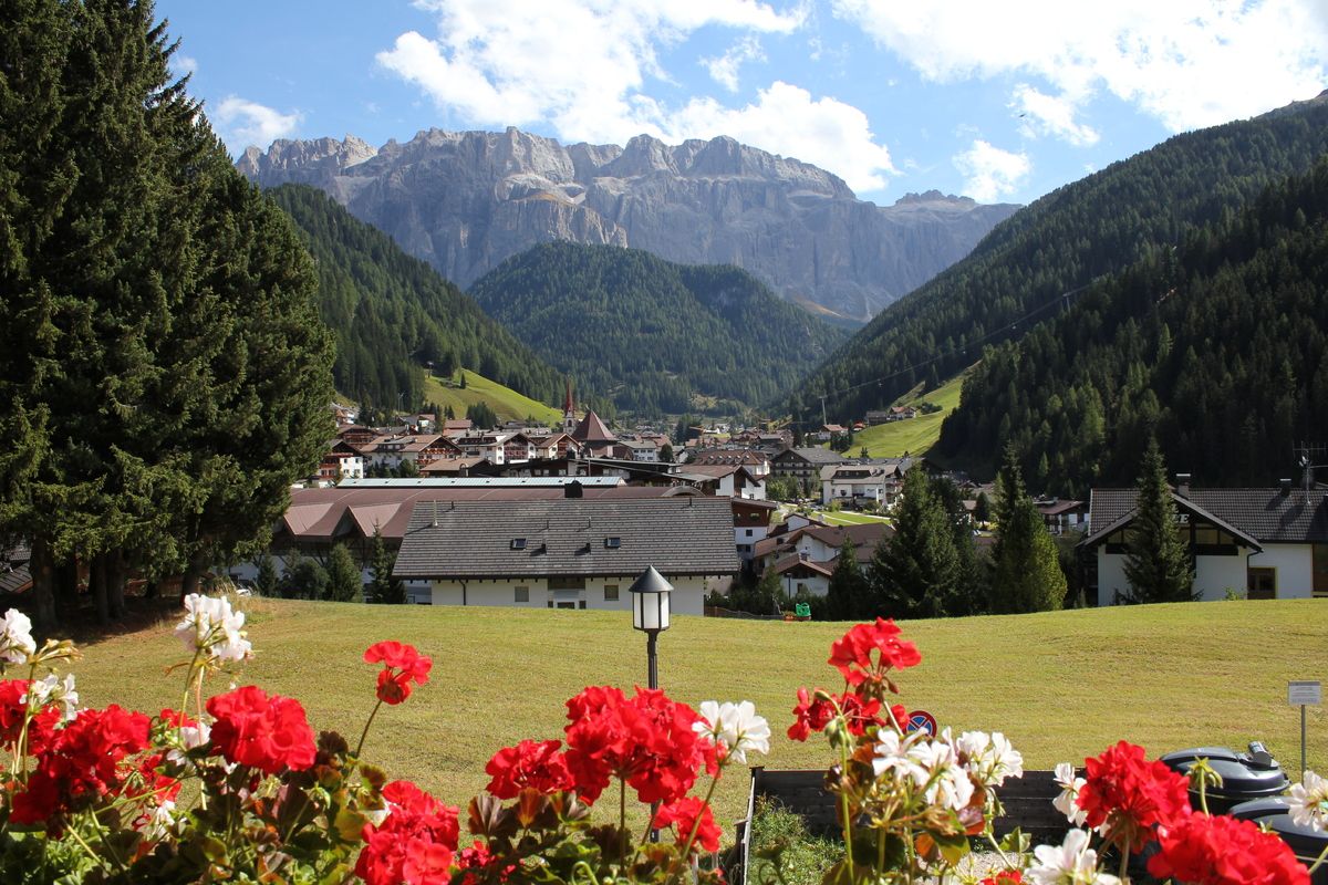 Val Gardena op een zonnige dag
