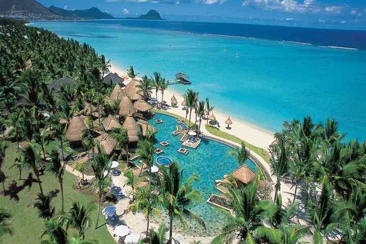 La Pirogue van boven