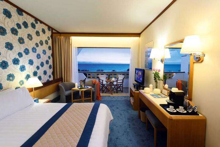 Superior Room van 'Superior Room'