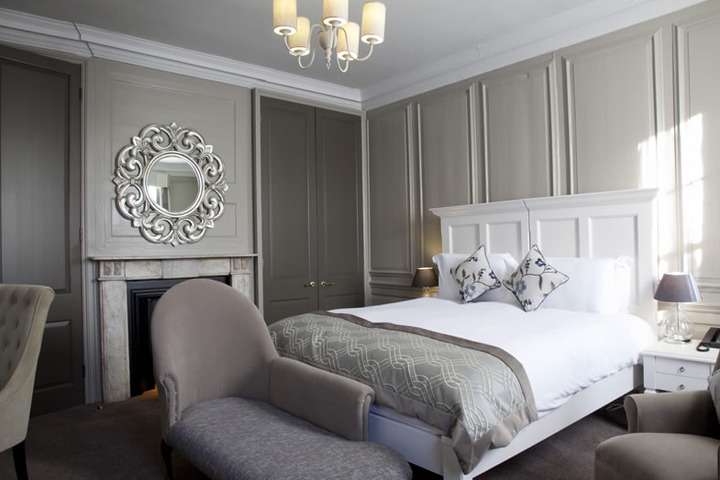 Een van de slaapkamers van het Vanbrugh House Hotel