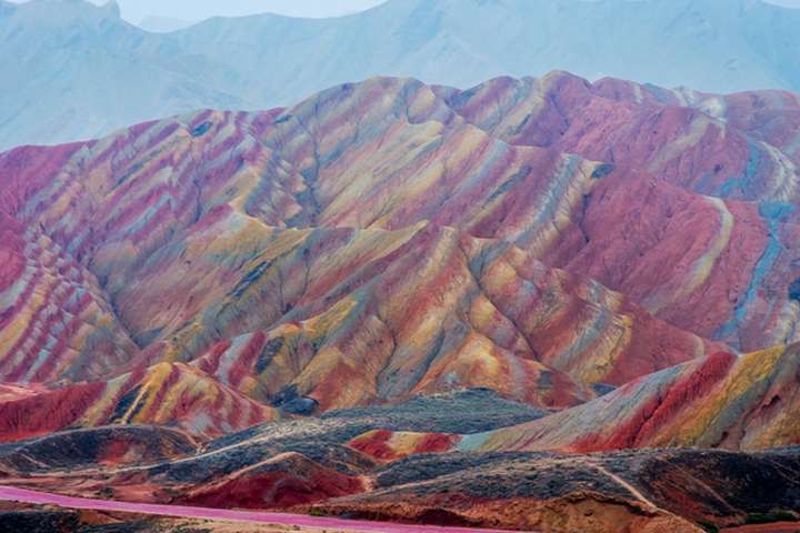 De kleurrijke bergen van Zhangye Danxia Nationaal Park