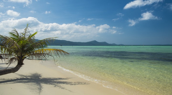 Het tropische strand van Phu Quoc in Vietnam