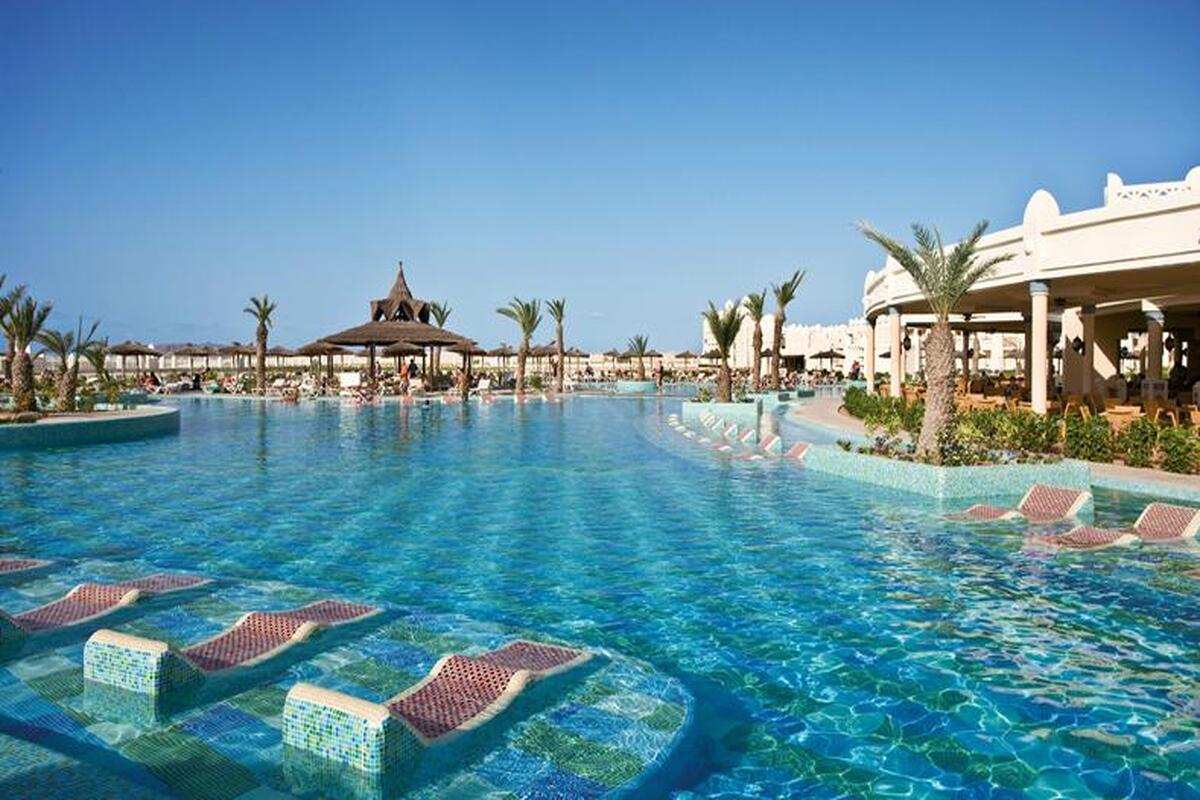 Zwembad bij het RIU Karamboa