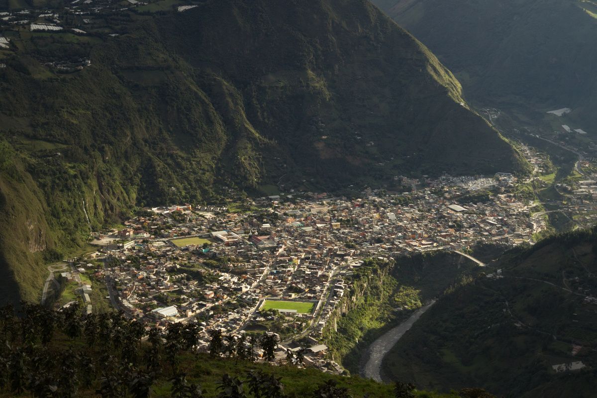 Ba�os aan de voet van de vulkaan Tungurahua