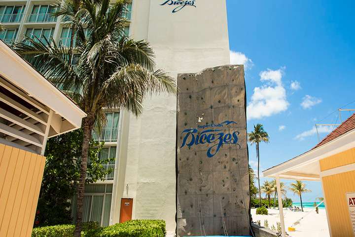 Klimmuur op het Breezes Bahamas resort