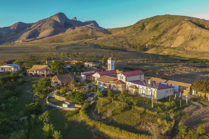 Een prachtig bovenaanzicht toont het landschap en de ligging van de accommodatie