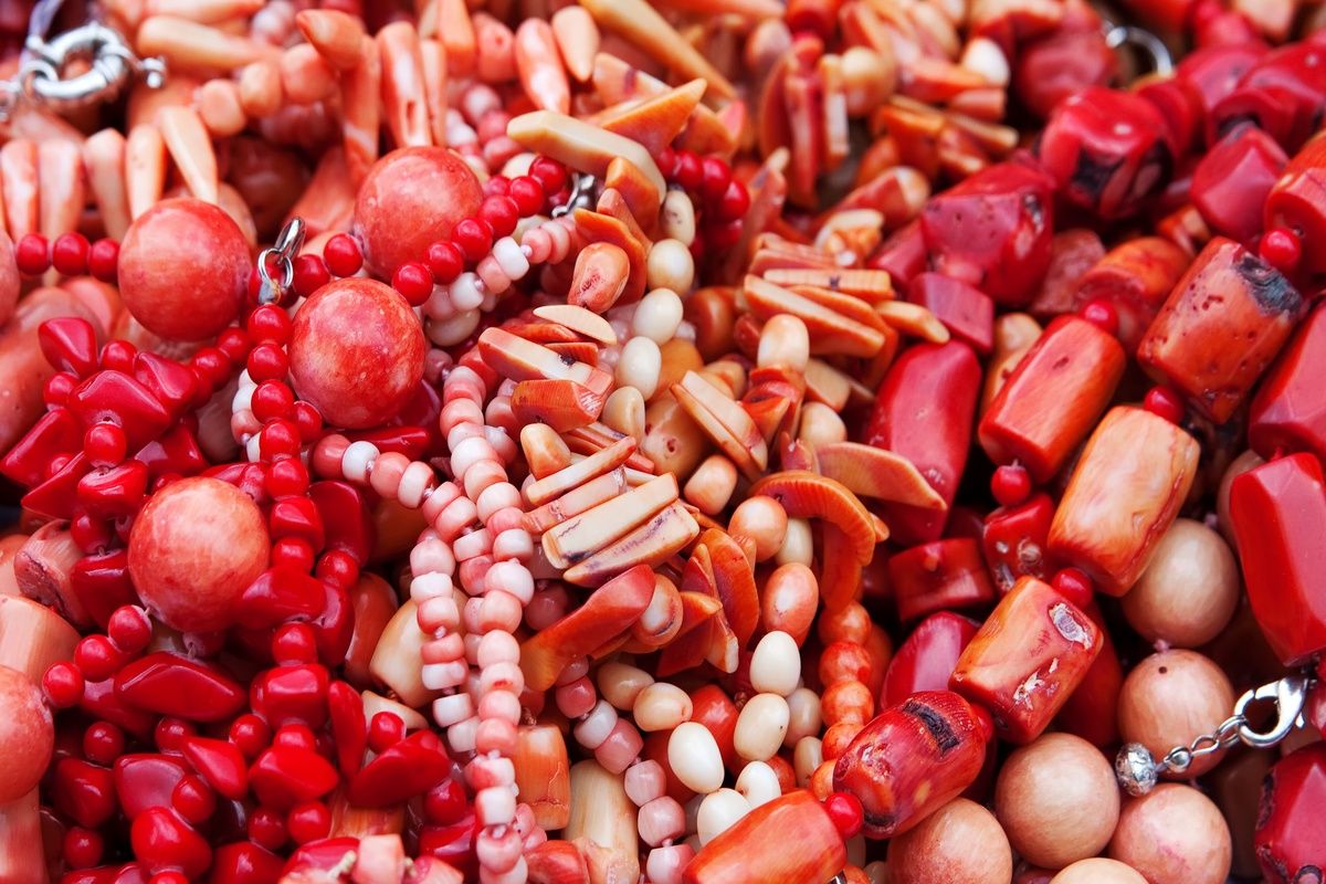 Kettingen van koraal