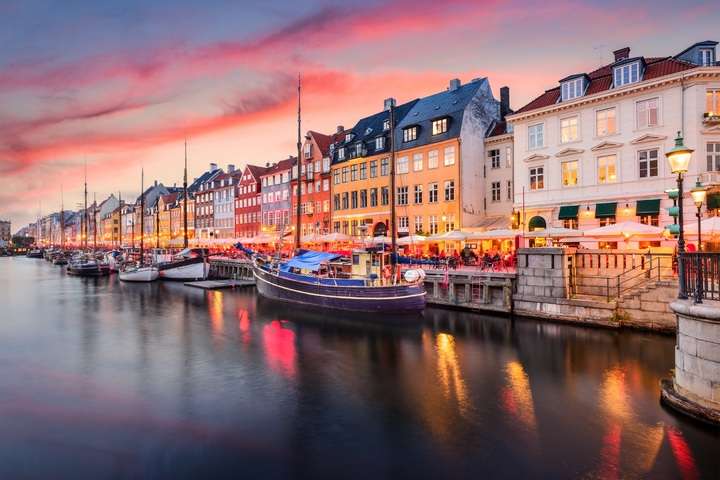Nyhavn Calan in de bruisende stad Kopenhagen