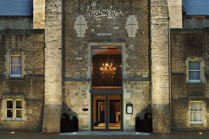 Het vooraanzicht van Malmaison Oxford