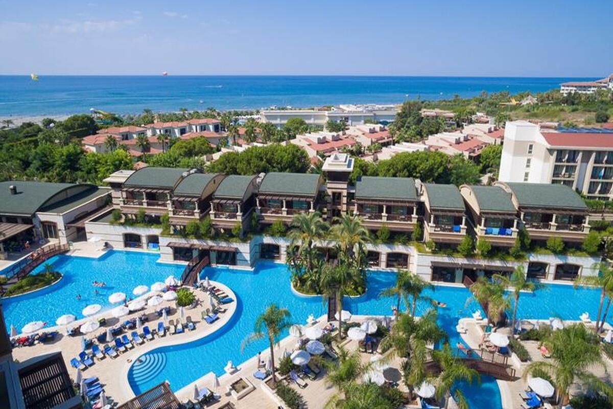 Het Lakehouse gedeelte met de swim up kamers