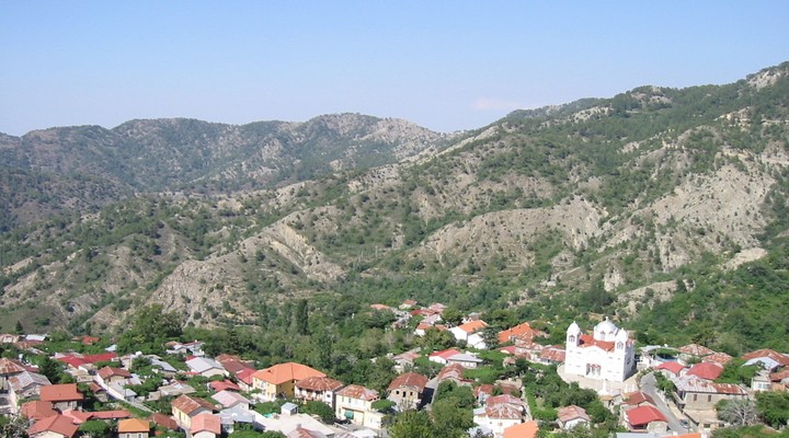 Het bergachtige landschap op Cyprus