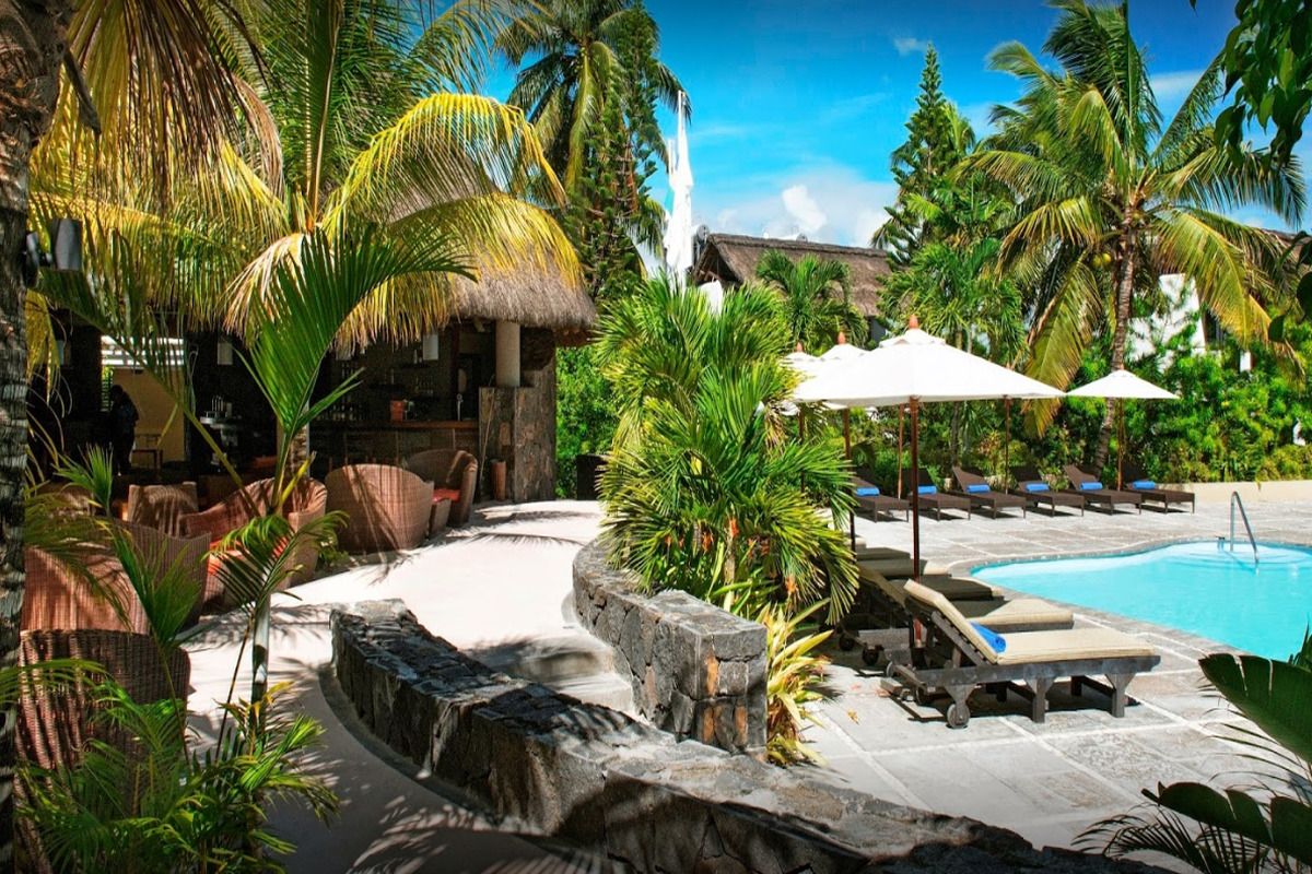 Émeraude Beach Attitude