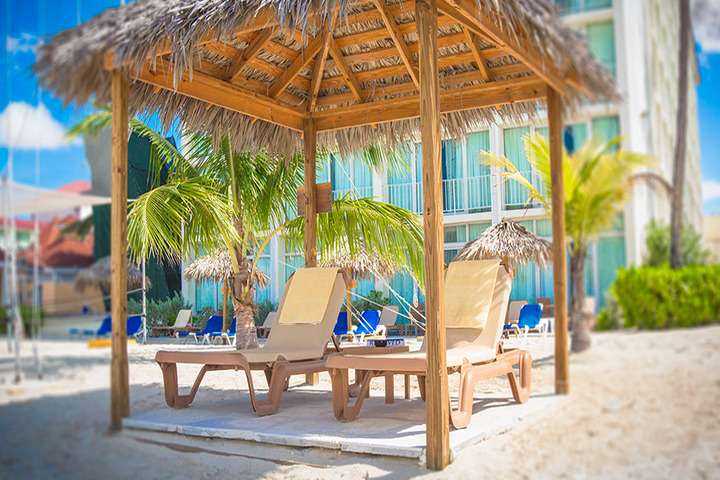 Strandstoelen Breezes Bahamas resort
