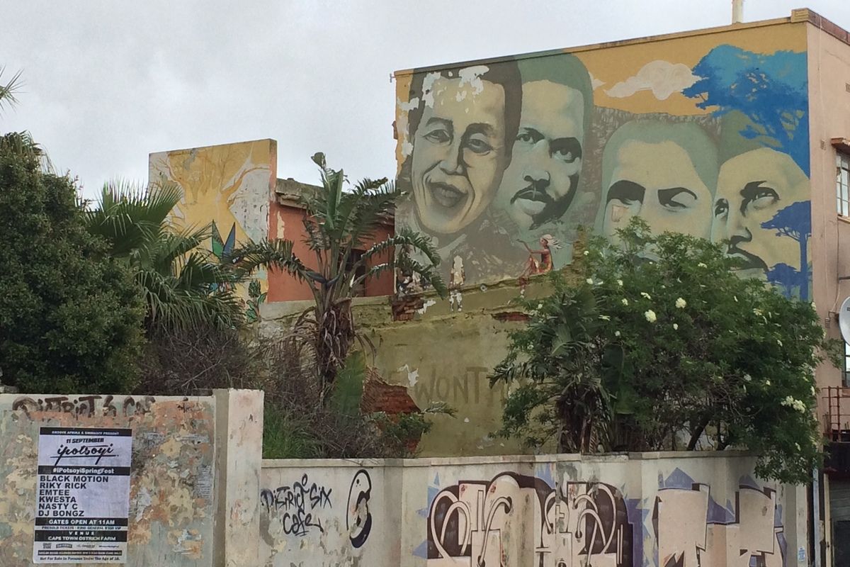 Graffiti met grote leiders uit de Zuid-Afrikaans geschiedenis