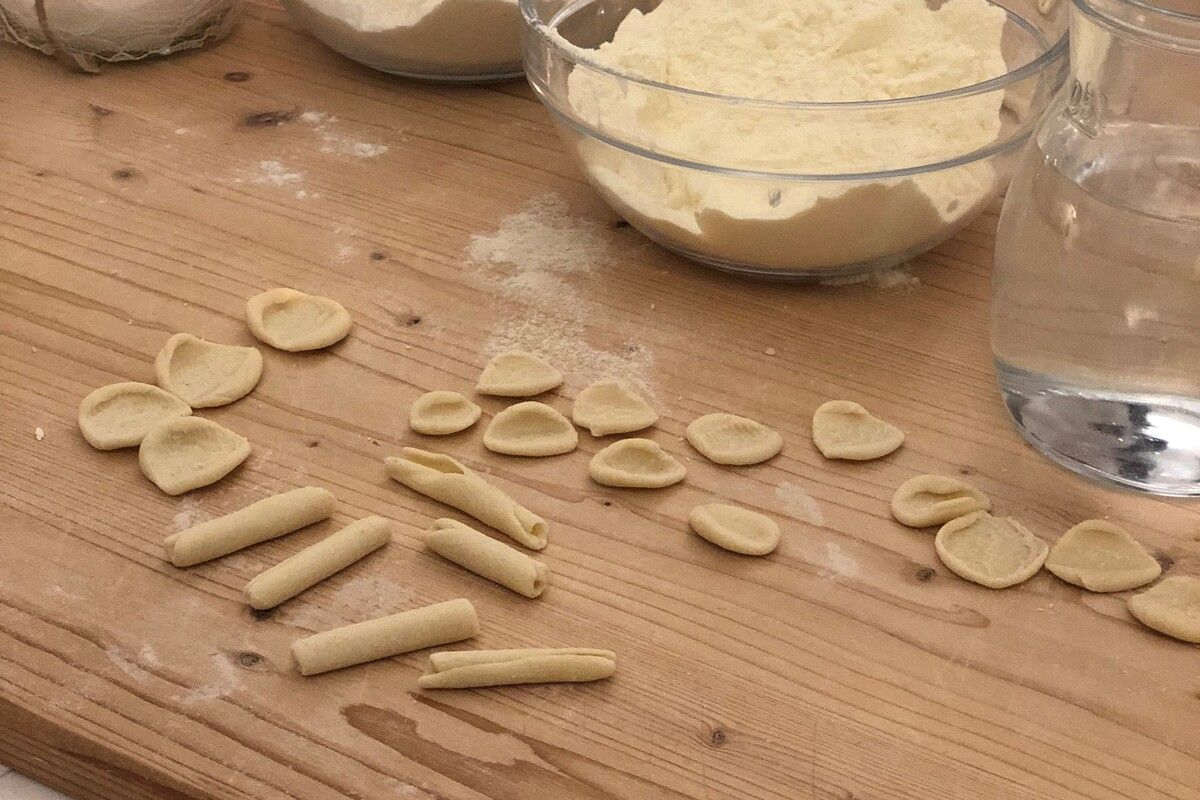 Orecchiette wordt nog altijd met de hand gemaakt in Puglia