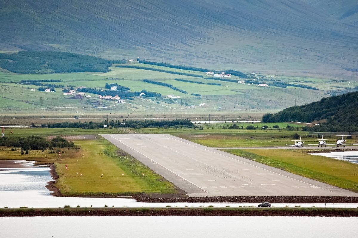 De luchthaven van Akureyri
