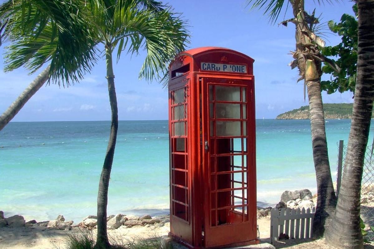 Telefooncel op het strand