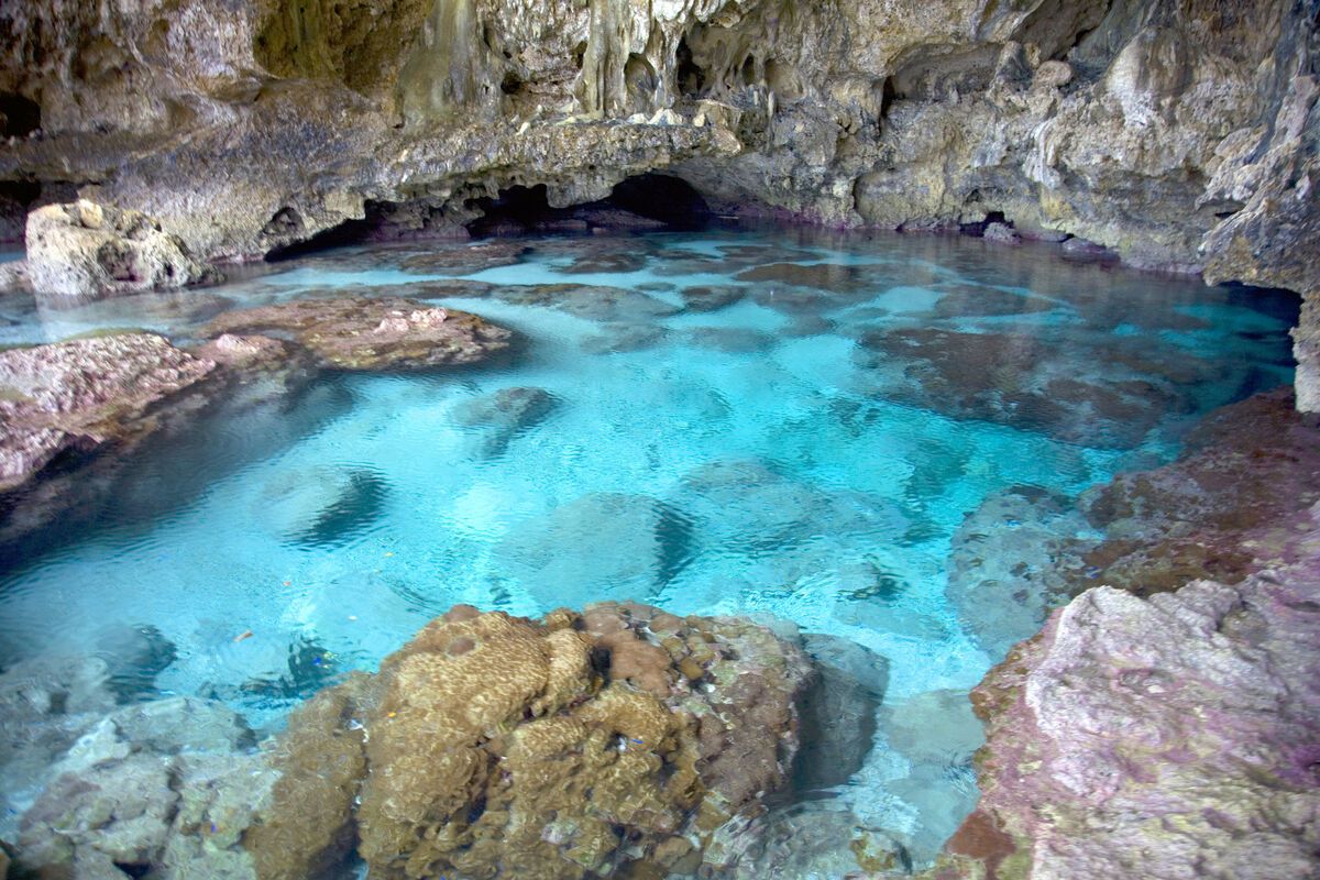 Zeewater in Avaiki Cave, Niue
