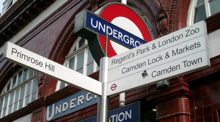 Vanaf de metro naar Camden Town