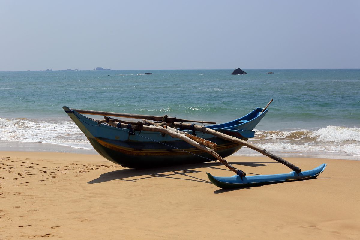 Bootje op een mooi strand