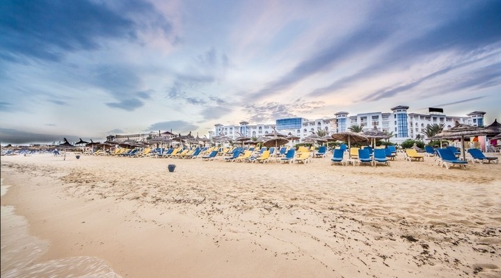 Strand van Hammamet - Tunesi