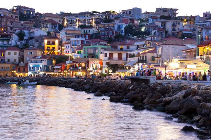 Parga in avondlicht