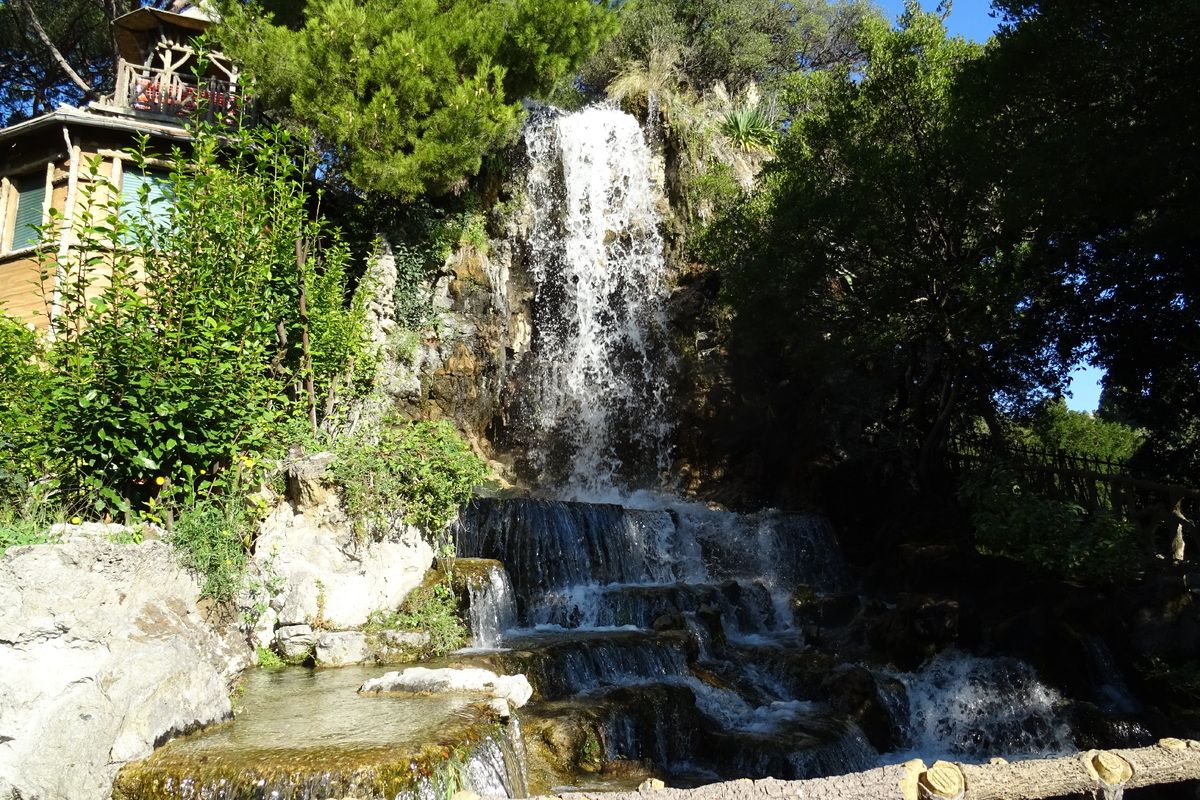 Waterval in stadspark Genua
