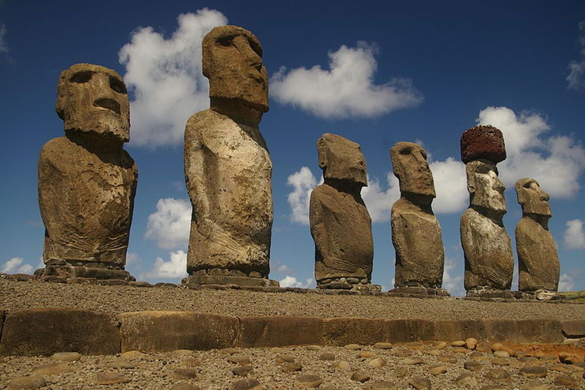 Moai beelden op het Paaseiland