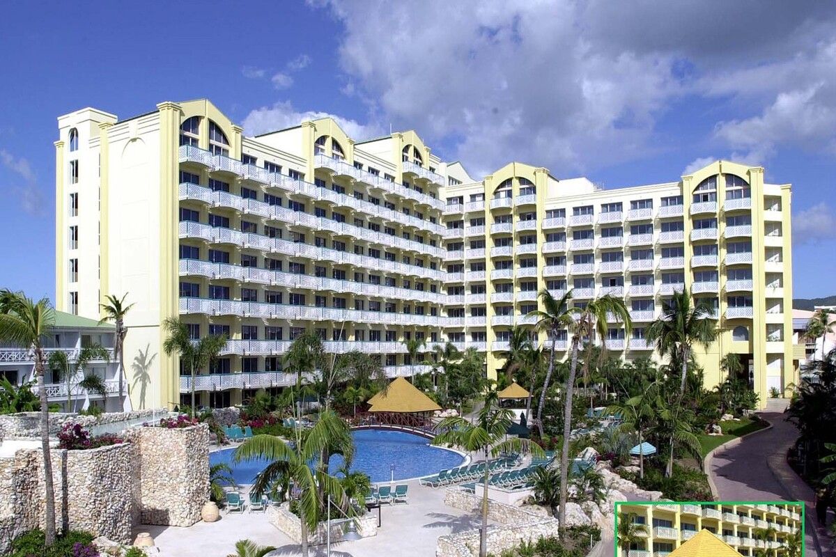 Sonesto Maho Beach Hotel