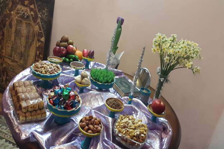 Tafel met zeven voorwerpen