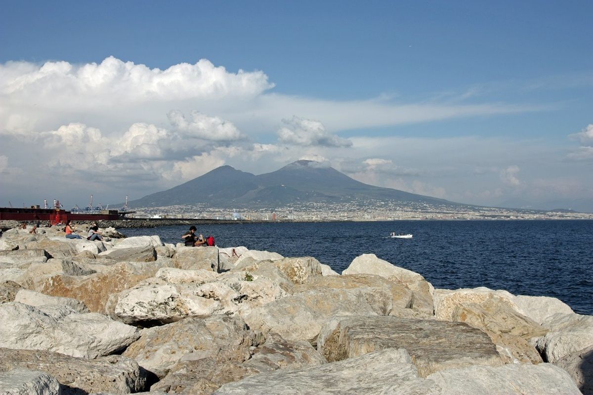 Napels met Vesuvius vulkaan