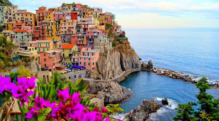 Uitzicht op kustlijn van Cinque Terre