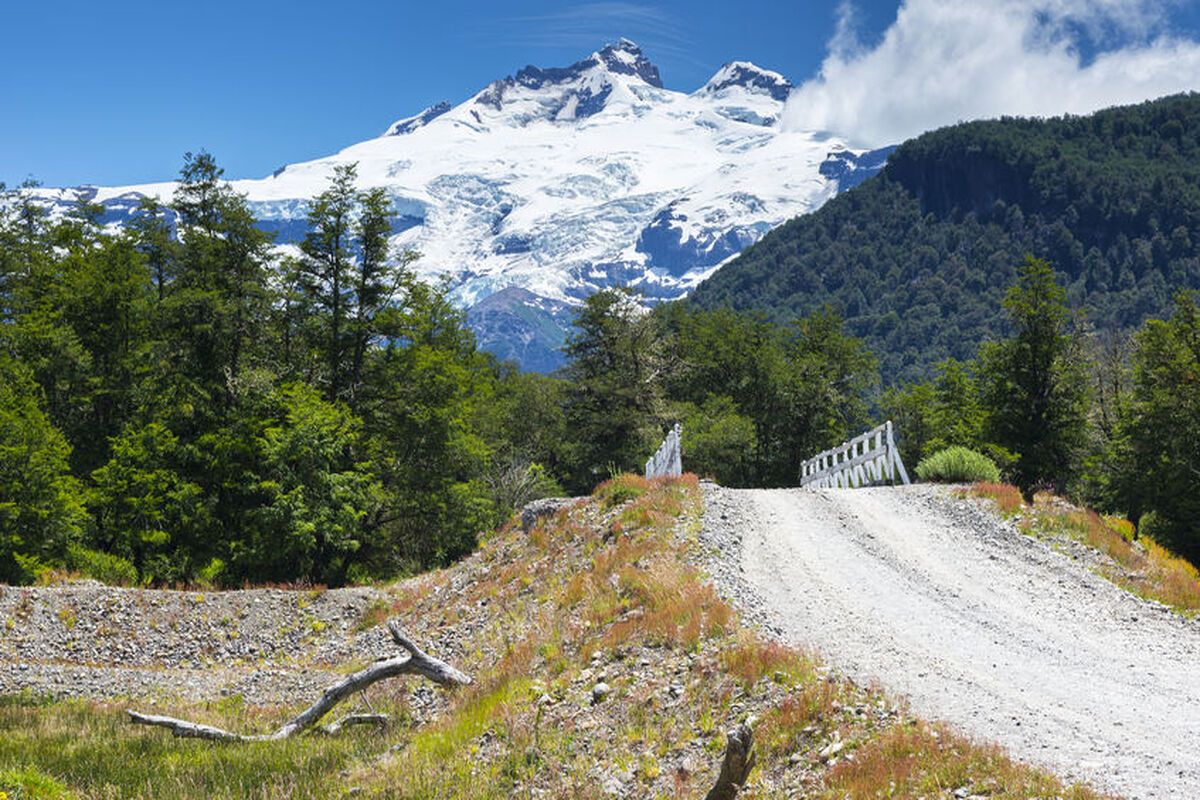 De besneeuwde toppen van de Cerro Tronador