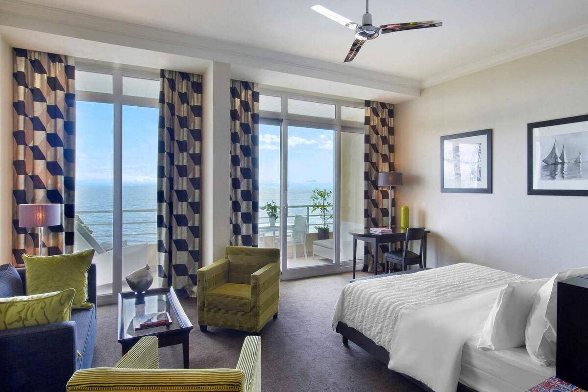 Le Meridien Beach Plaza