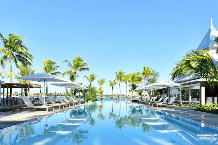 Zwembad met uitzicht op Grand Baie