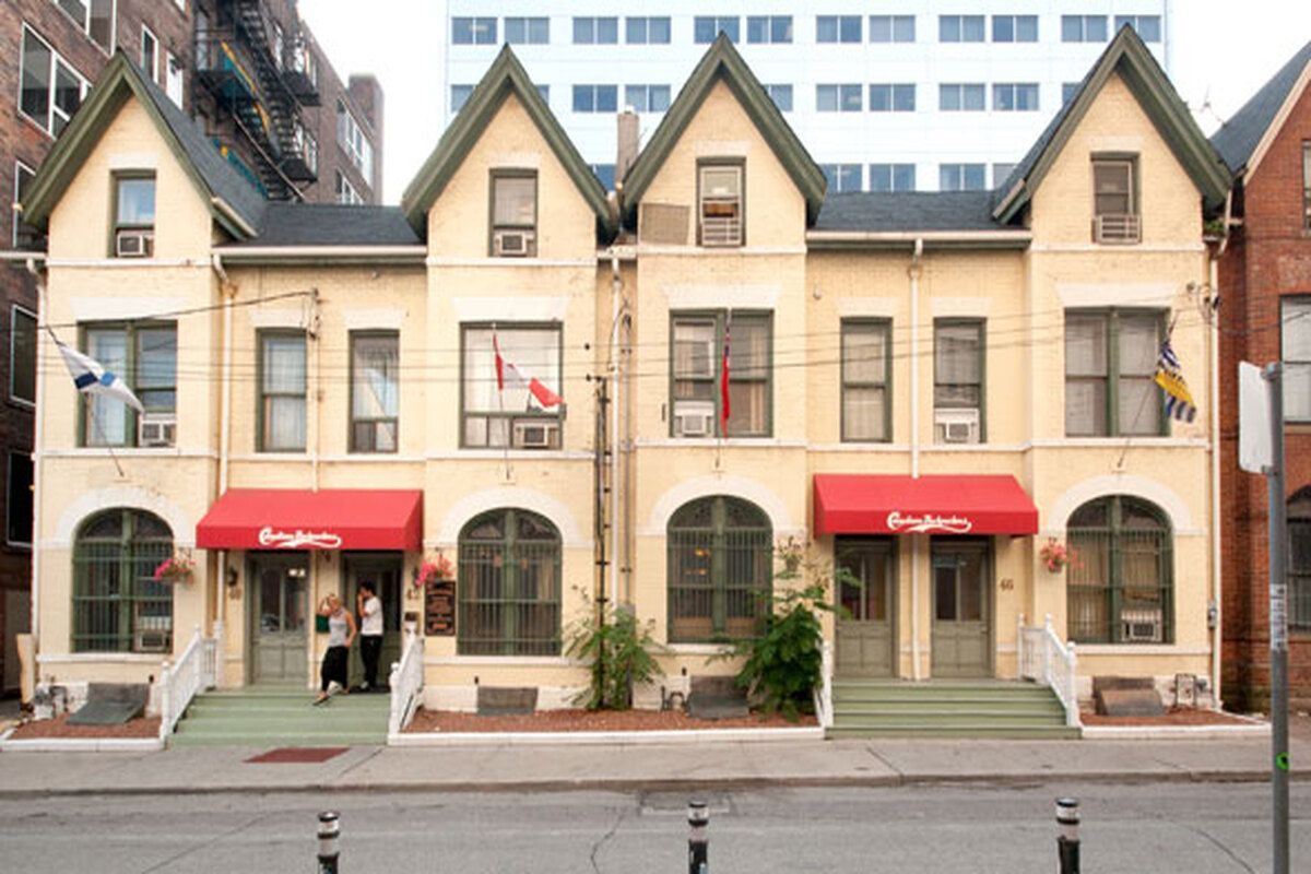 Canadian Backpackers Inn