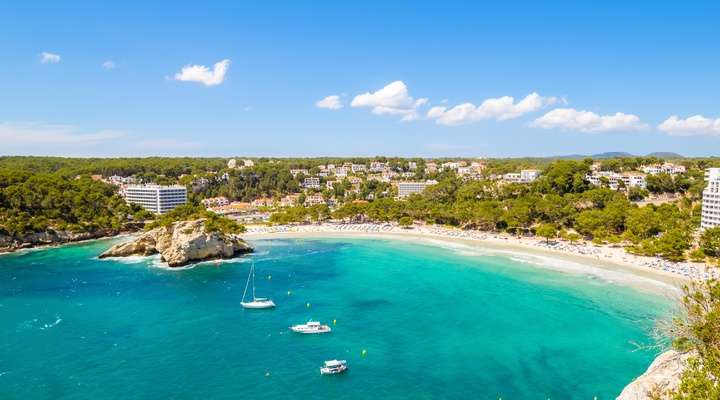 Strand Cala Galdana op Menorca