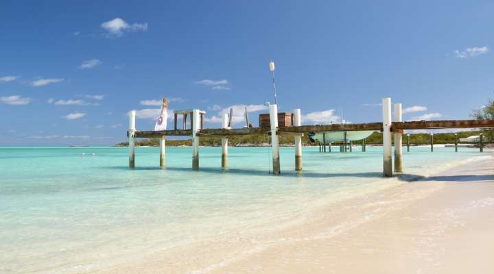 Huisje aan zee op de Bahamas