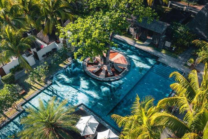 En van de 2 zwembaden