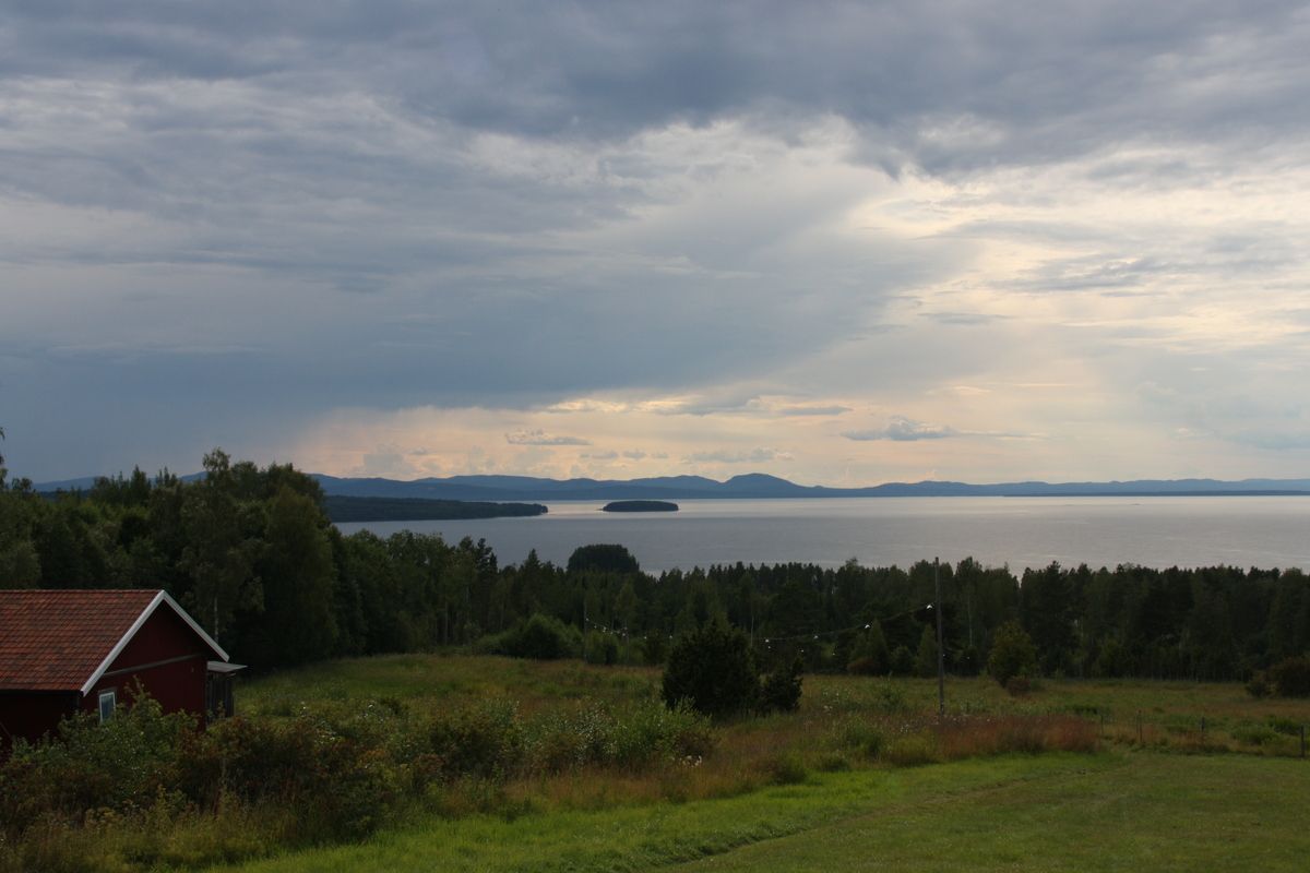 Uitzicht op het Siljanmeer vanuit T&auml;lberg