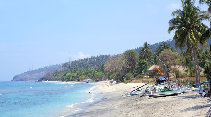 Strand van Senggigi op het eiland Lombok