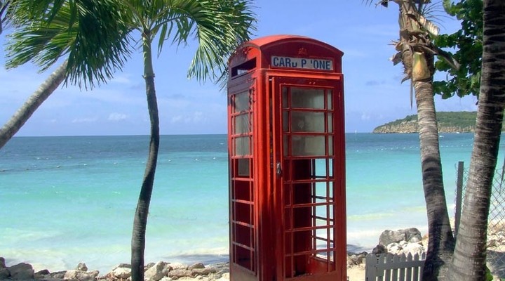 Telefooncel op het strand