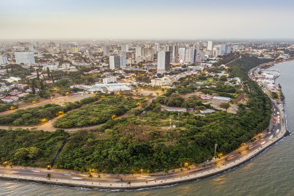De kust van hoofdstad Maputo