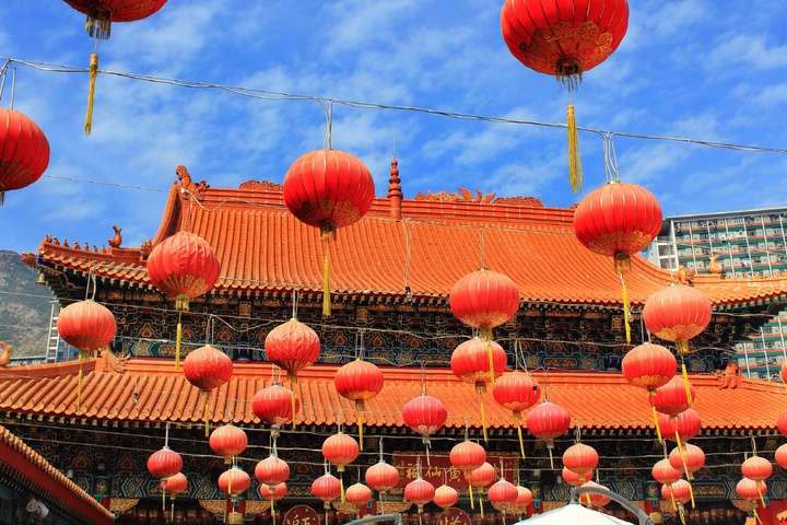 Chinese lantaarns bij een Chinese tempel