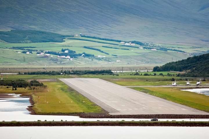 De luchthaven van Akureyri